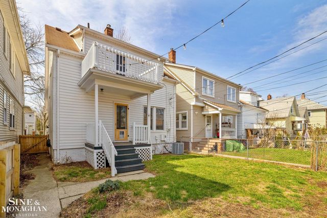 1108 Wayburn Street, Grosse Pointe Park, MI 48230