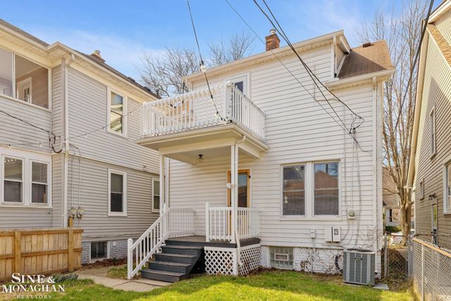 1108 Wayburn Street, Grosse Pointe Park, MI 48230