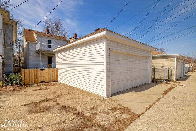 1108 Wayburn Street, Grosse Pointe Park, MI 48230