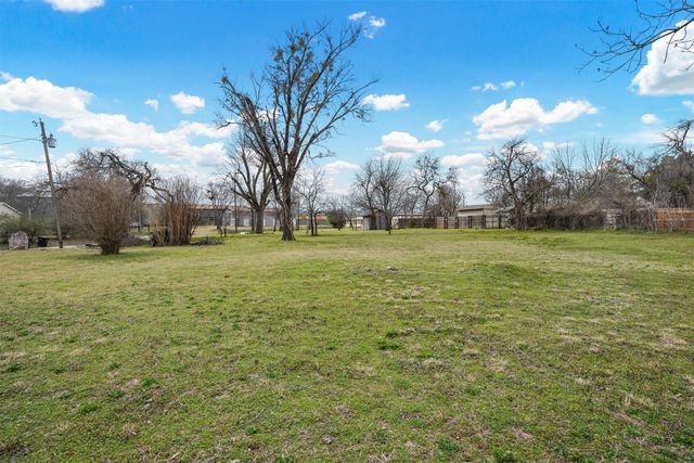 203 Grandview Street, Cleburne, TX 76031