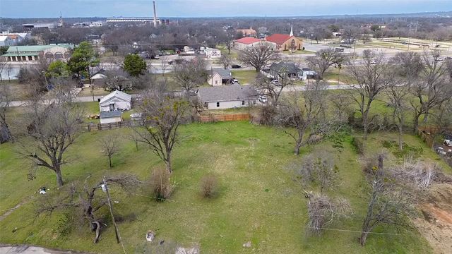 203 Grandview Street, Cleburne, TX 76031