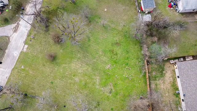 203 Grandview Street, Cleburne, TX 76031