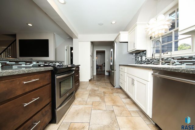 2209 S Main Ave Avenue, Sioux Falls, SD 57105