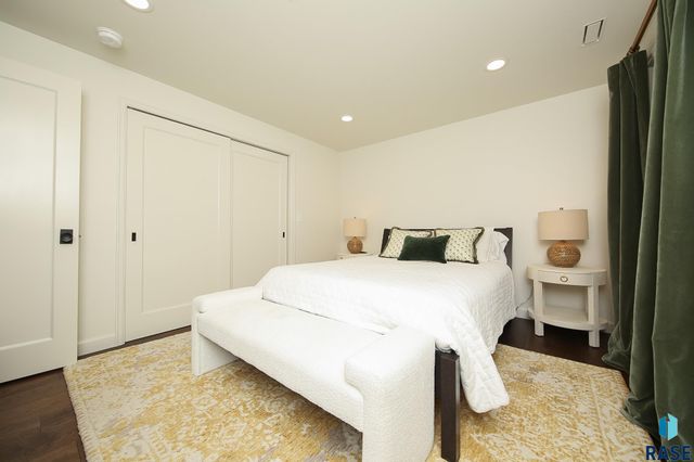 2209 S Main Ave Avenue, Sioux Falls, SD 57105