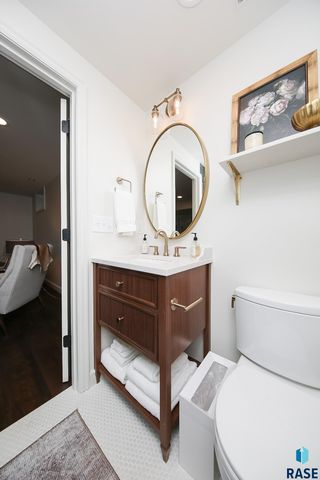 2209 S Main Ave Avenue, Sioux Falls, SD 57105