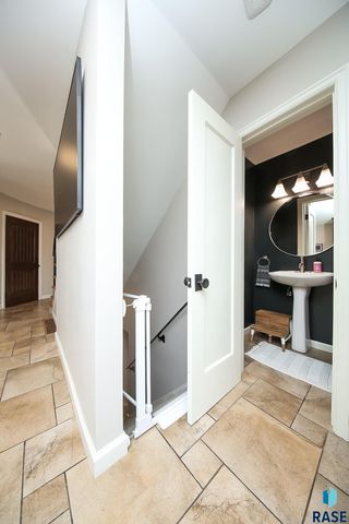 2209 S Main Ave Avenue, Sioux Falls, SD 57105