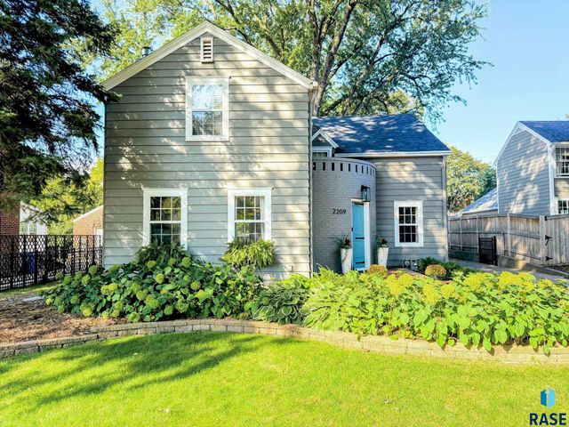 2209 S Main Ave Avenue, Sioux Falls, SD 57105