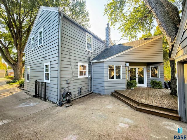 2209 S Main Ave Avenue, Sioux Falls, SD 57105