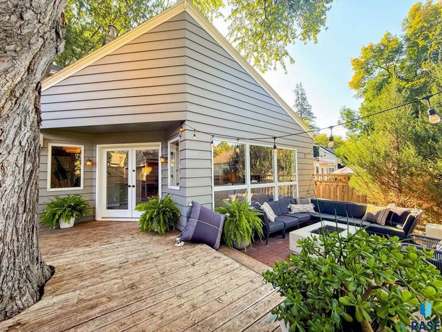 2209 S Main Ave Avenue, Sioux Falls, SD 57105