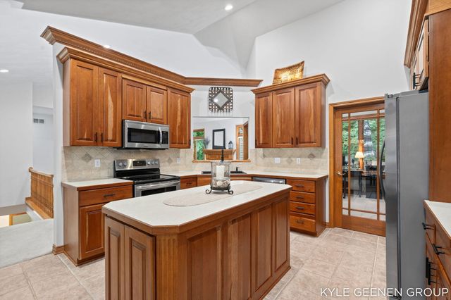 3000 Foxboro Lane, Park Twp, MI 49424