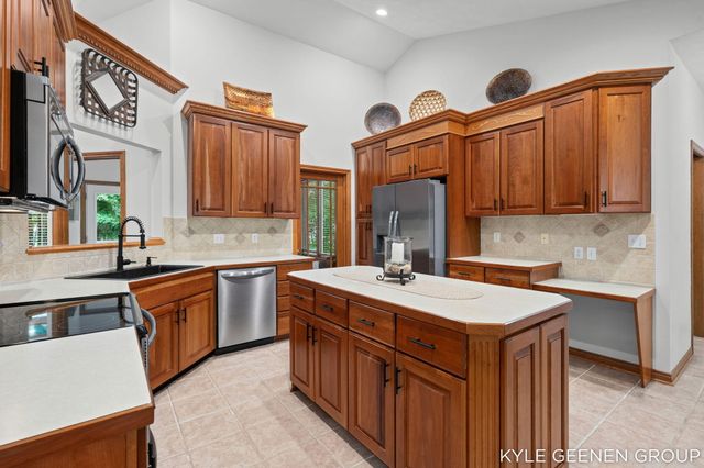 3000 Foxboro Lane, Park Twp, MI 49424