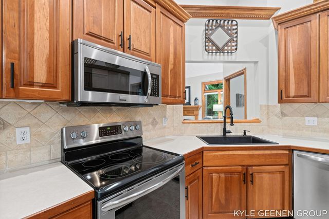 3000 Foxboro Lane, Park Twp, MI 49424