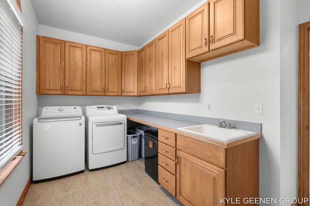 3000 Foxboro Lane, Park Twp, MI 49424