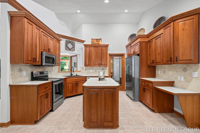 3000 Foxboro Lane, Park Twp, MI 49424