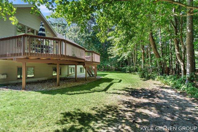 3000 Foxboro Lane, Park Twp, MI 49424