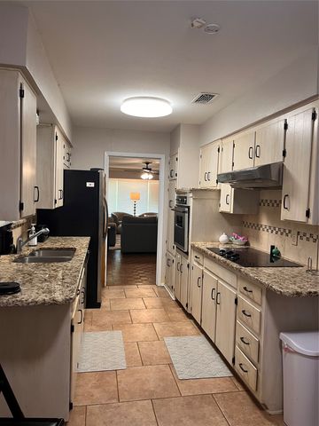 1706 Larkspur Drive, Arlington, TX 76013