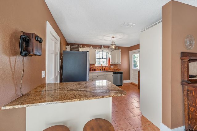 15198 E FM 16, Winona, TX 75792