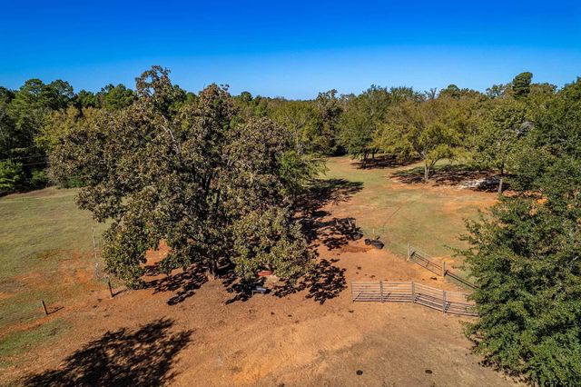 15198 E FM 16, Winona, TX 75792