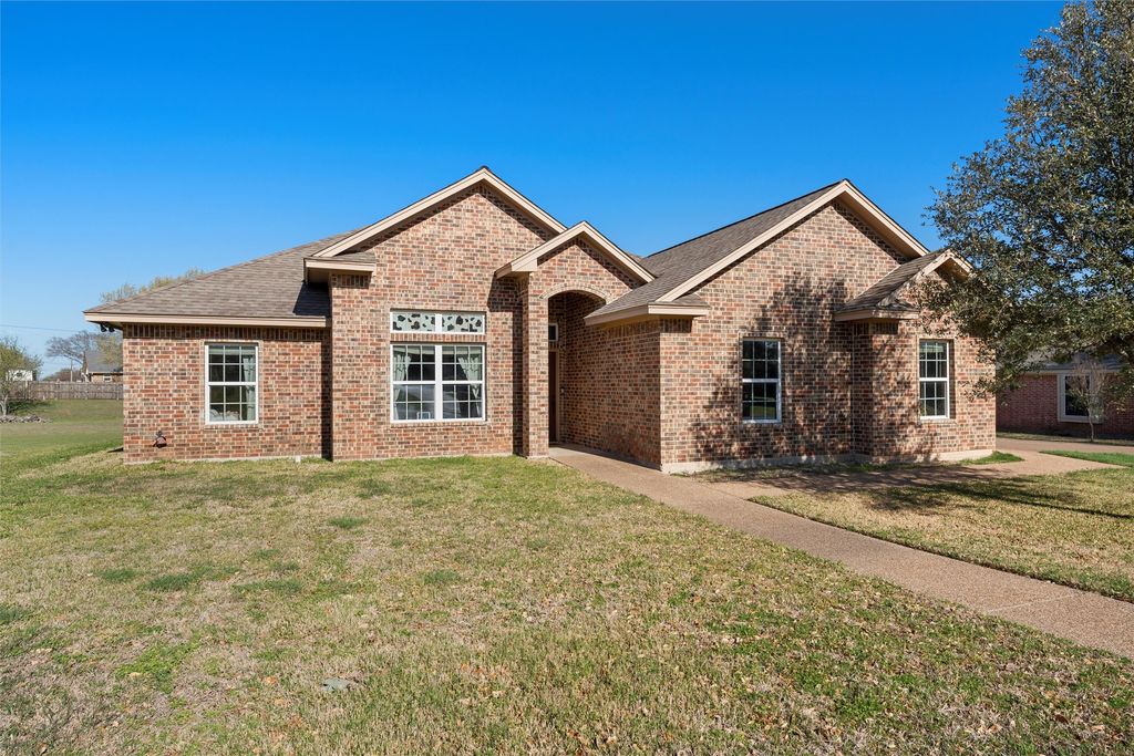 516 Celeste Drive, Robinson, TX 76706