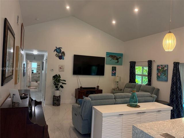 213 Florida Avenue, Coral Gables, FL 33133