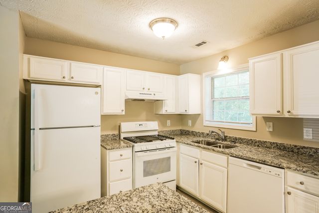 6670 South Avenue, Union City, GA 30291