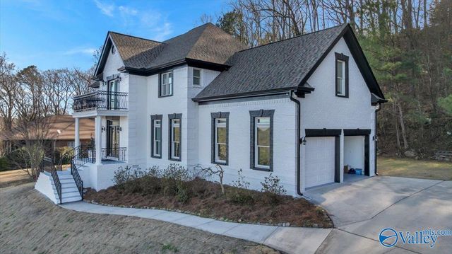 3034 Woodvue Road, Guntersville, AL 35976