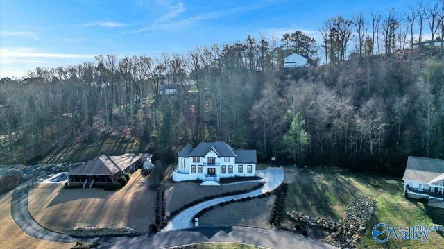 3034 Woodvue Road, Guntersville, AL 35976