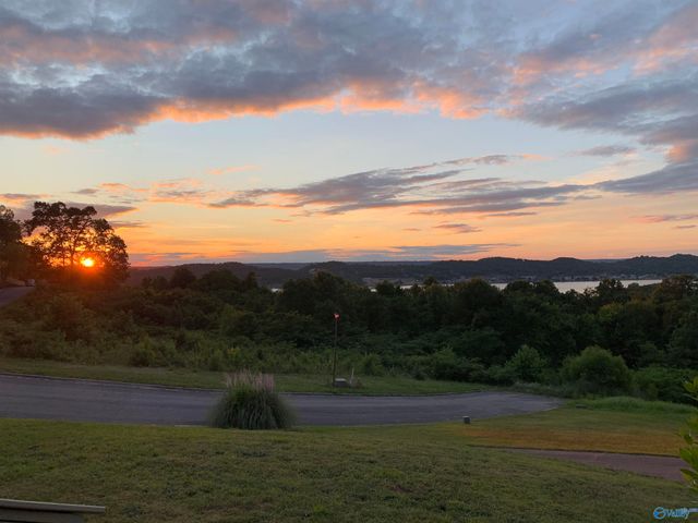 3034 Woodvue Road, Guntersville, AL 35976