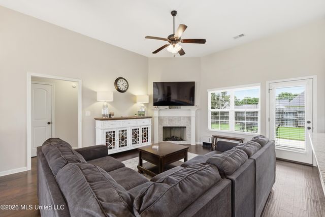 4208 Bramble Crest Drive, Southaven, MS 38672