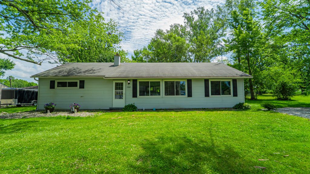 10611 Baker Place, Crown Point, IN 46307