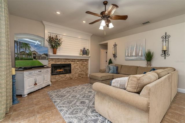 3829 SPRUCE PINE DRIVE, Valrico, FL 33596
