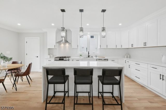 76 Elm Rd, Caldwell Boro Twp., NJ 07006