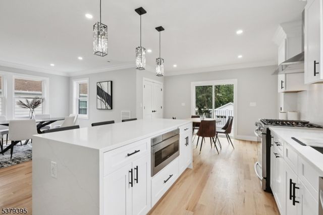 76 Elm Rd, Caldwell Boro Twp., NJ 07006