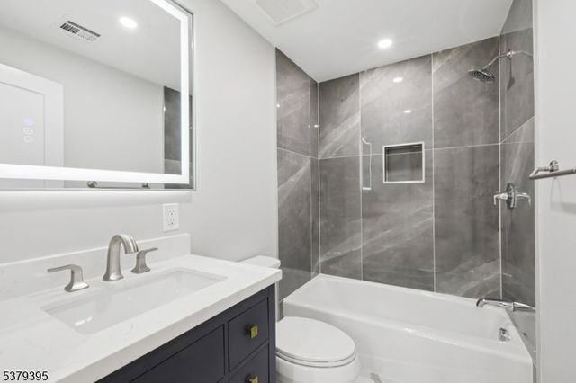 76 Elm Rd, Caldwell Boro Twp., NJ 07006