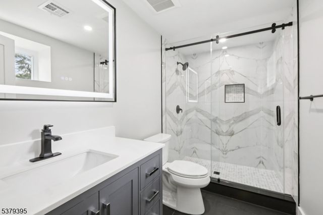 76 Elm Rd, Caldwell Boro Twp., NJ 07006