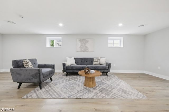 76 Elm Rd, Caldwell Boro Twp., NJ 07006