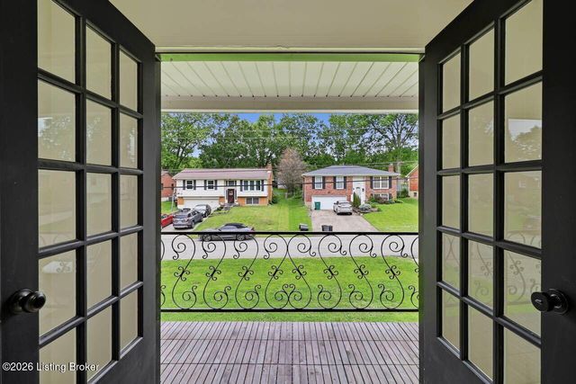 6924 Norlynn Dr, Louisville, KY 40228