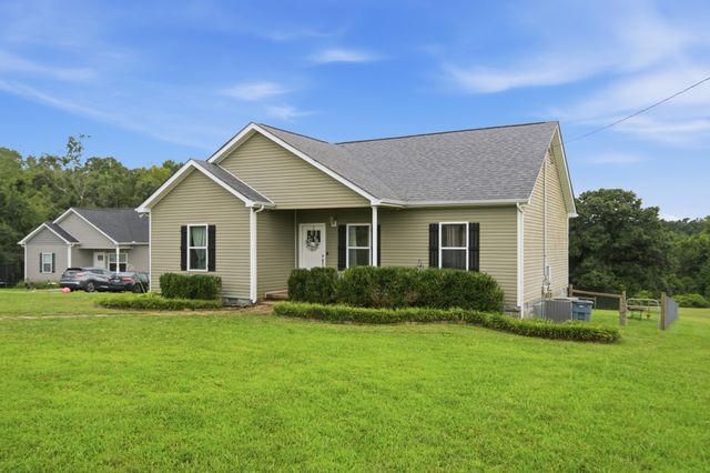 17036 Pond Cir, Bon Aqua, TN 37025