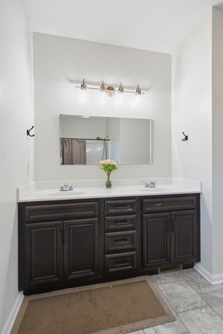 17036 Pond Cir, Bon Aqua, TN 37025