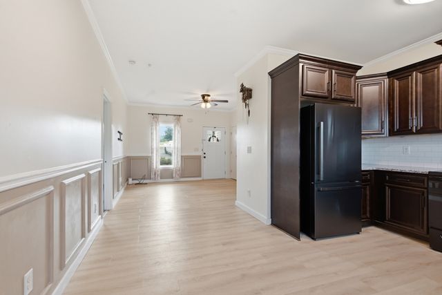17036 Pond Cir, Bon Aqua, TN 37025