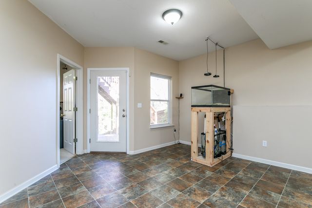 207 CARIBOU DR, Columbia, MO 65202