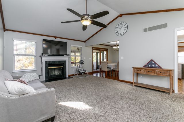 207 CARIBOU DR, Columbia, MO 65202