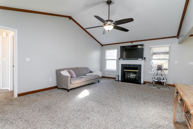 207 CARIBOU DR, Columbia, MO 65202