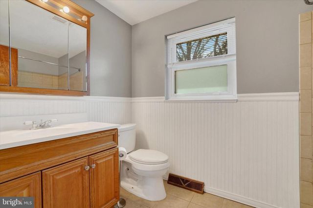 2710 WHITNEY DR, York, PA 17402