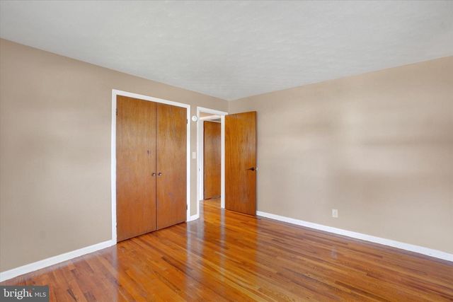 2710 WHITNEY DR, York, PA 17402