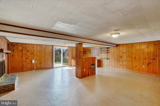 2710 WHITNEY DR, York, PA 17402