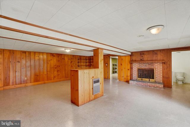 2710 WHITNEY DR, York, PA 17402