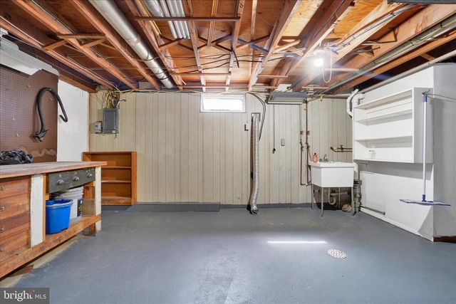 2710 WHITNEY DR, York, PA 17402