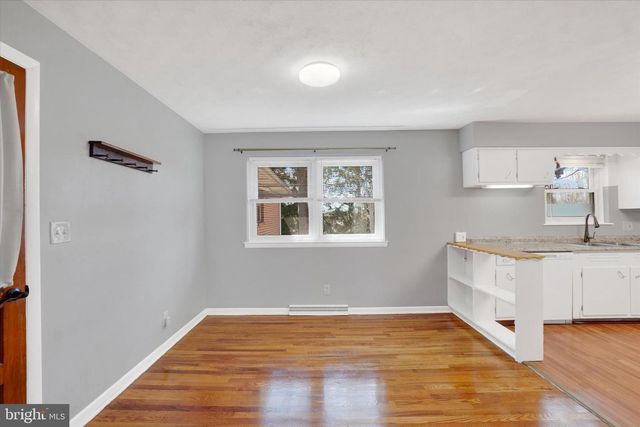 2710 WHITNEY DR, York, PA 17402