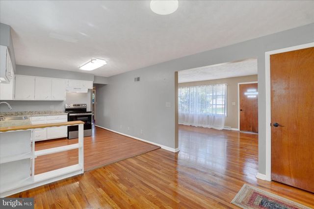 2710 WHITNEY DR, York, PA 17402